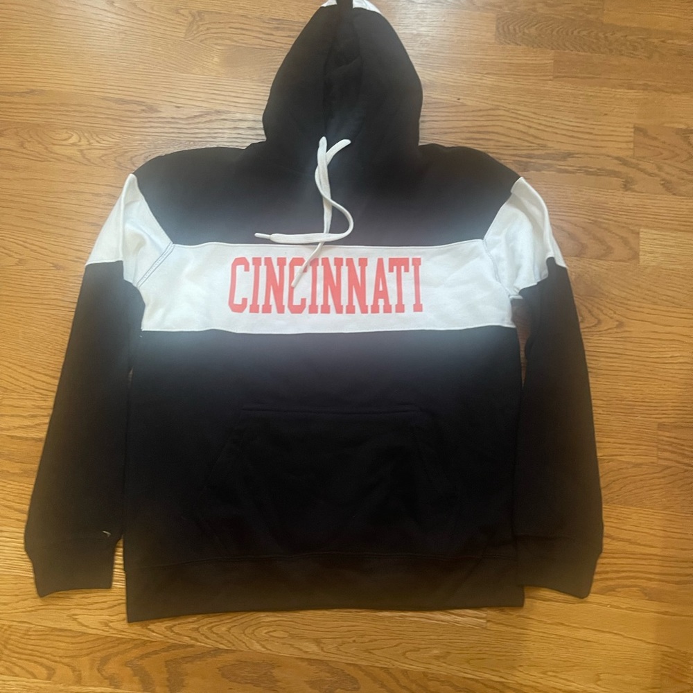 NWOT Women’s Cincinnati Bengals hoodie